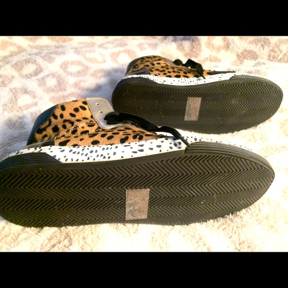 Never used High tops by Steve Madden. - Picture 9 of 9